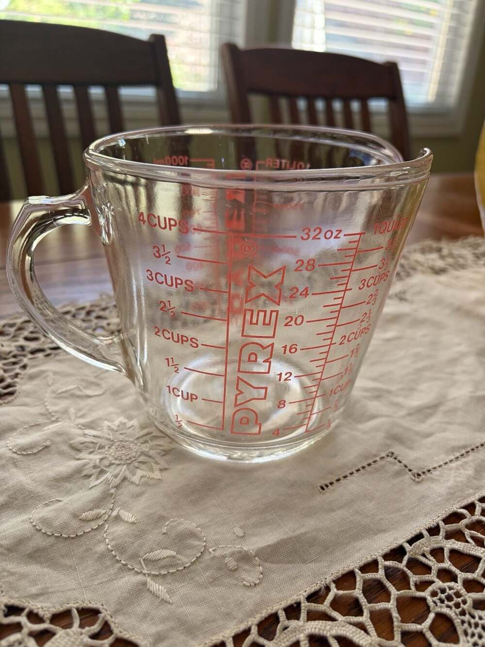Vintage Pyrex 4-Cup 1L Glass Measuring Cup (Classic Red Text All Caps D-Handle)